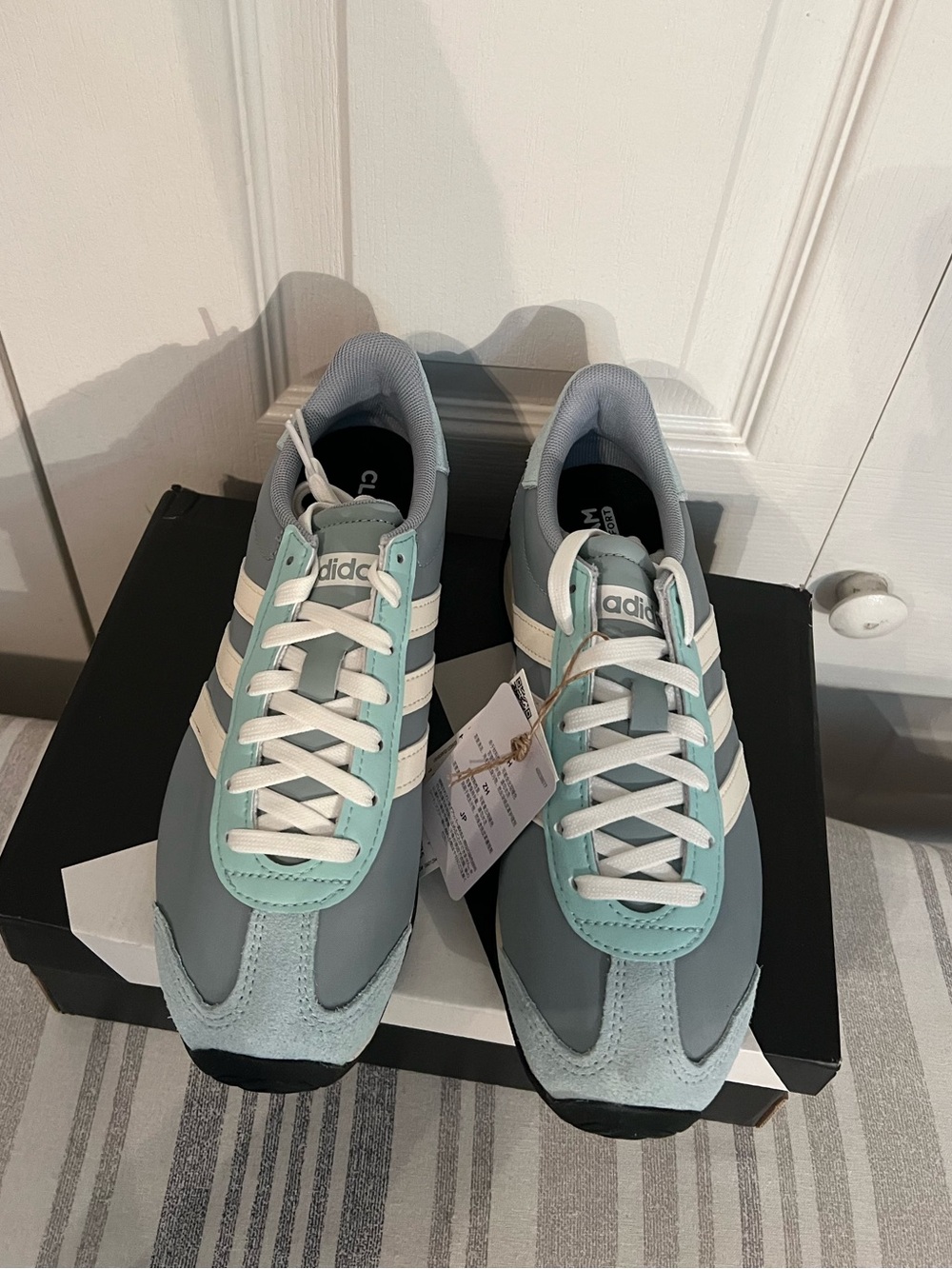 Adidas Runvista Sneakers teal Blue Women’s 6.5 NIB Retro Style - Picture 6 of 10